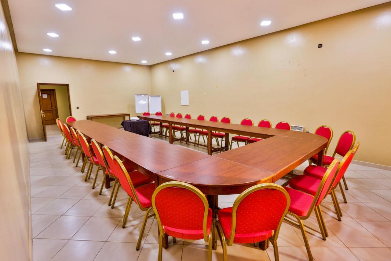 Complexe El Bassatine Hotel Бени Мелал Екстериор снимка