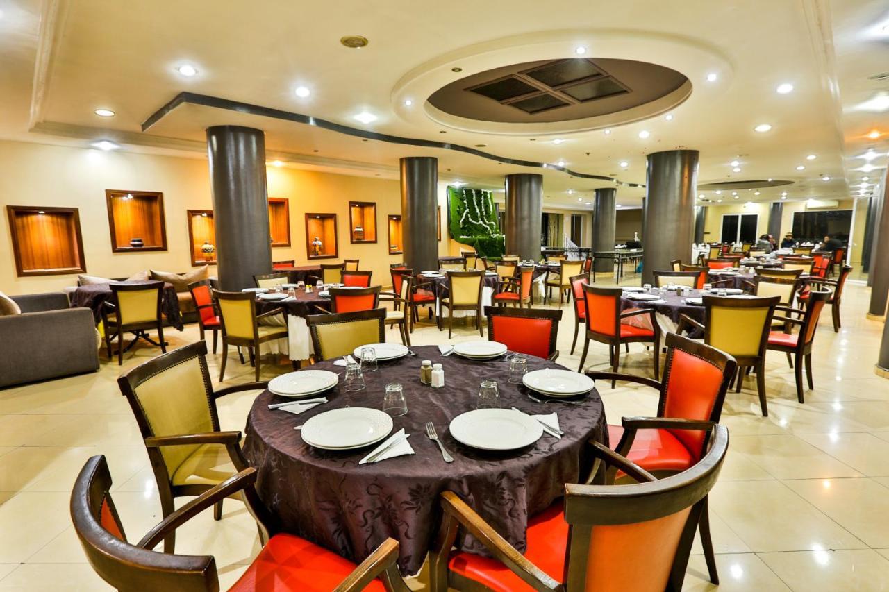 Complexe El Bassatine Hotel Бени Мелал Екстериор снимка