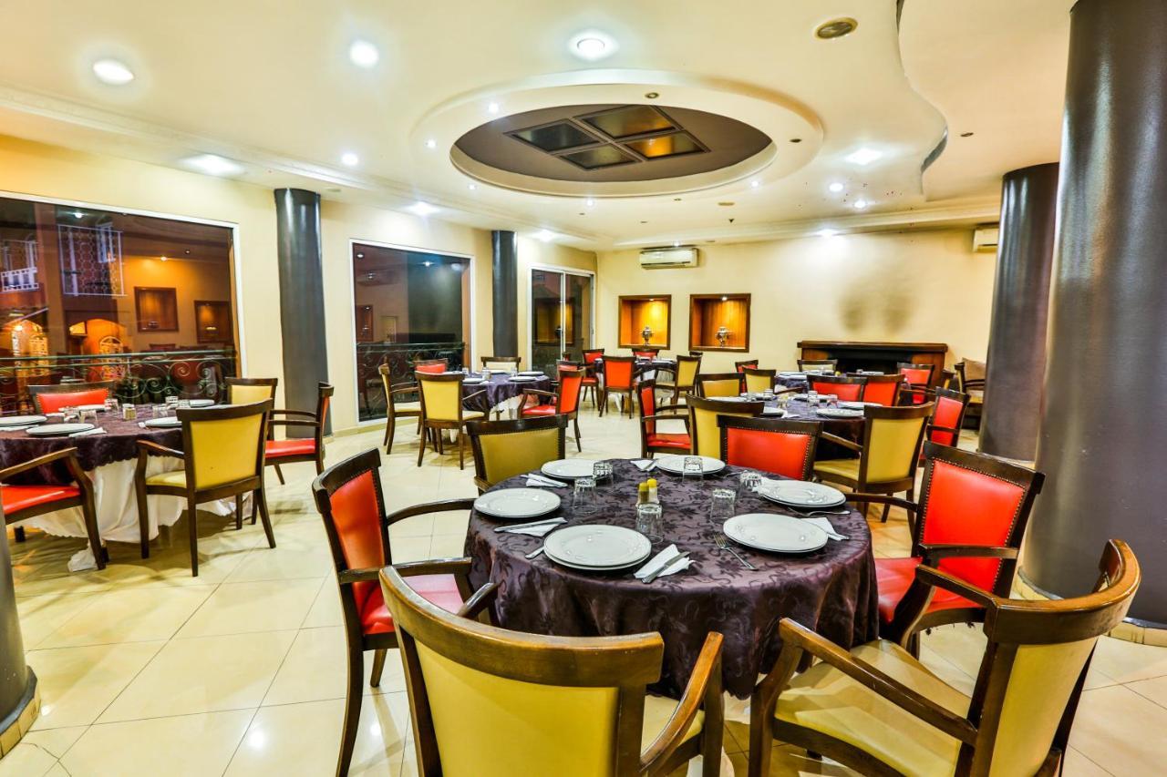 Complexe El Bassatine Hotel Бени Мелал Екстериор снимка