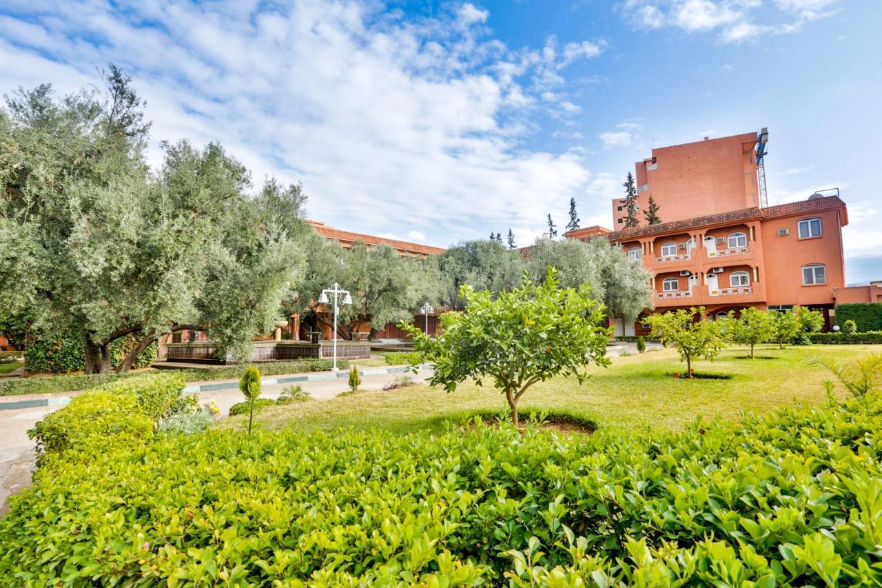 Complexe El Bassatine Hotel Бени Мелал Екстериор снимка