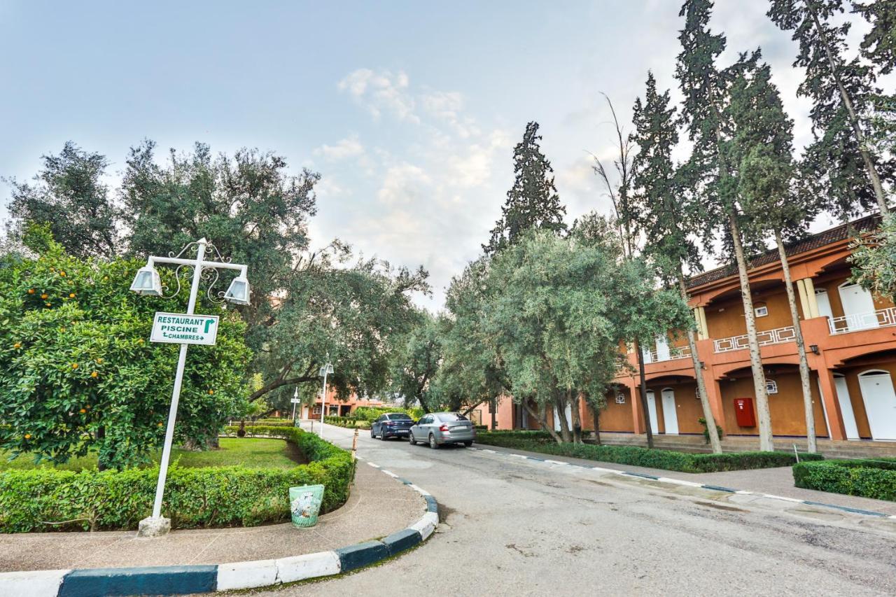 Complexe El Bassatine Hotel Бени Мелал Екстериор снимка