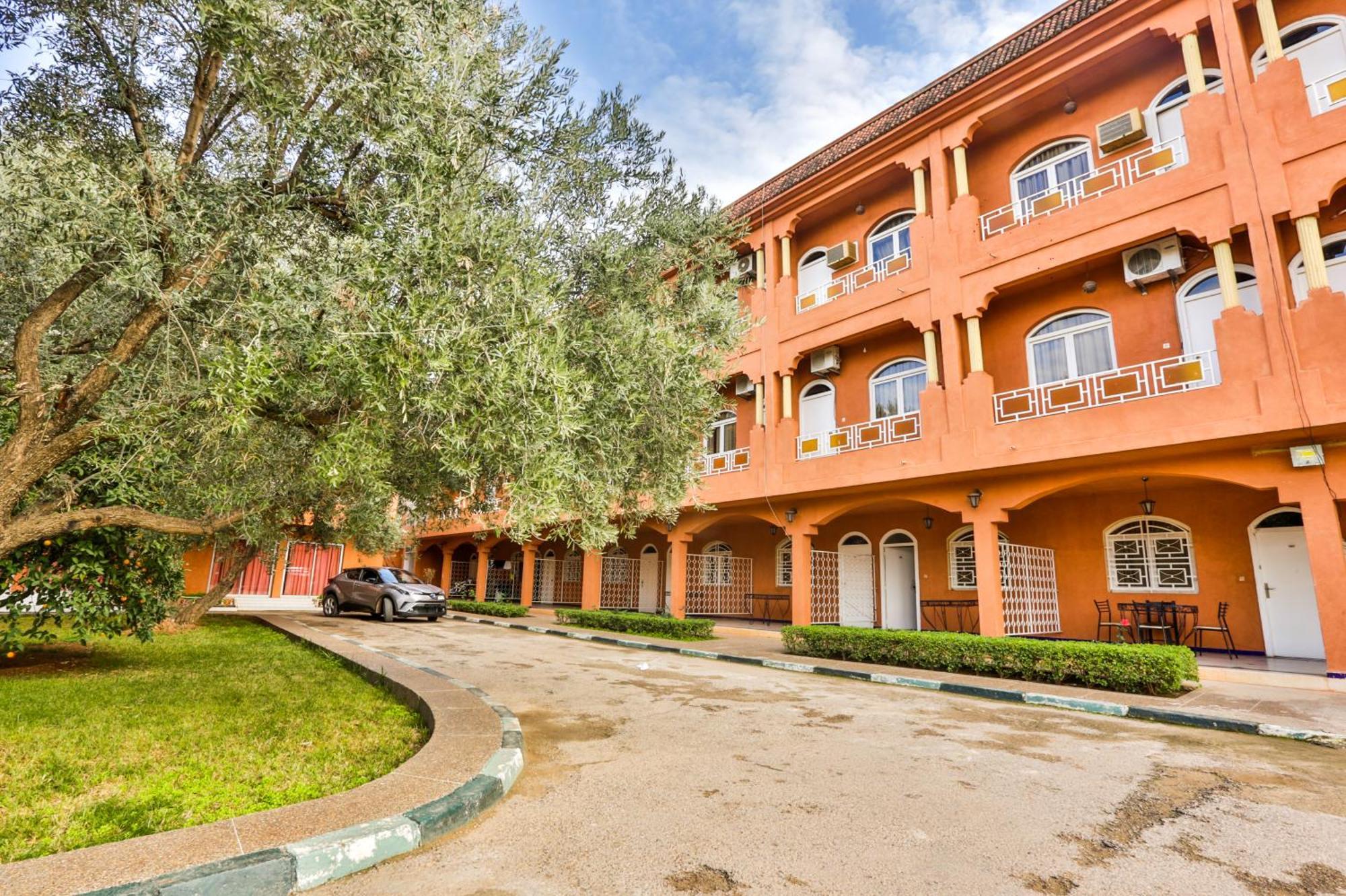 Complexe El Bassatine Hotel Бени Мелал Екстериор снимка